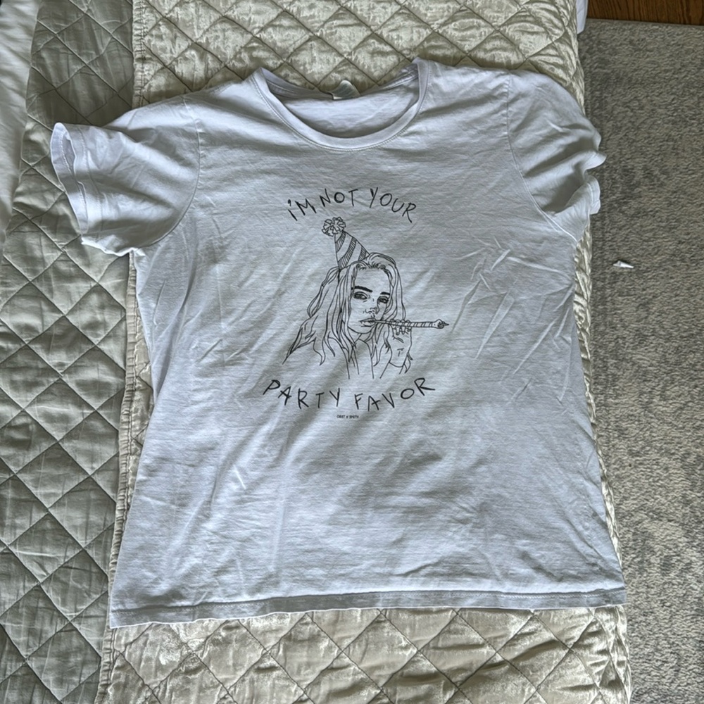 Billie Eilish “I’m not your party favor” shirt